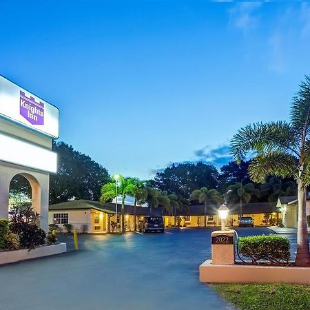 Vero Inn Vero Beach Bagian luar foto