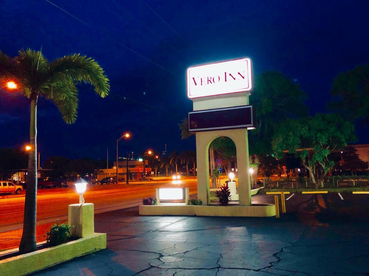 Vero Inn Vero Beach Bagian luar foto
